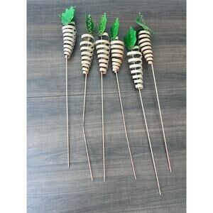 METAL CARROTS RUSTIC PRIMITIVE DECOR EASTER SPRING Set Of 6 (1 Is Off Stick)